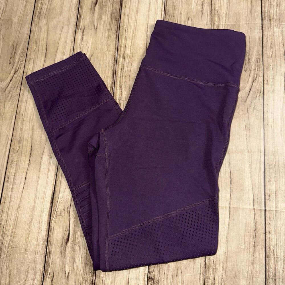 Zyia Active Light Tight 7/8 Leggings Size 6-8 Perforated Ribbed Moto Blackberry